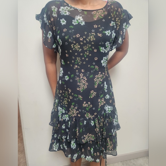 Floral sheer dress with layers & side ruching - Picture 5 of 11